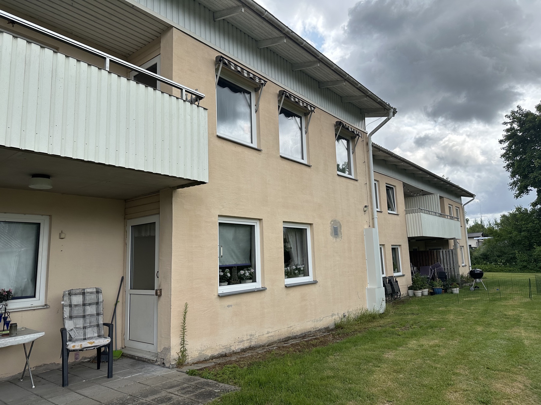 Uteplats vid fastigheten på Skatelövsvägen 44